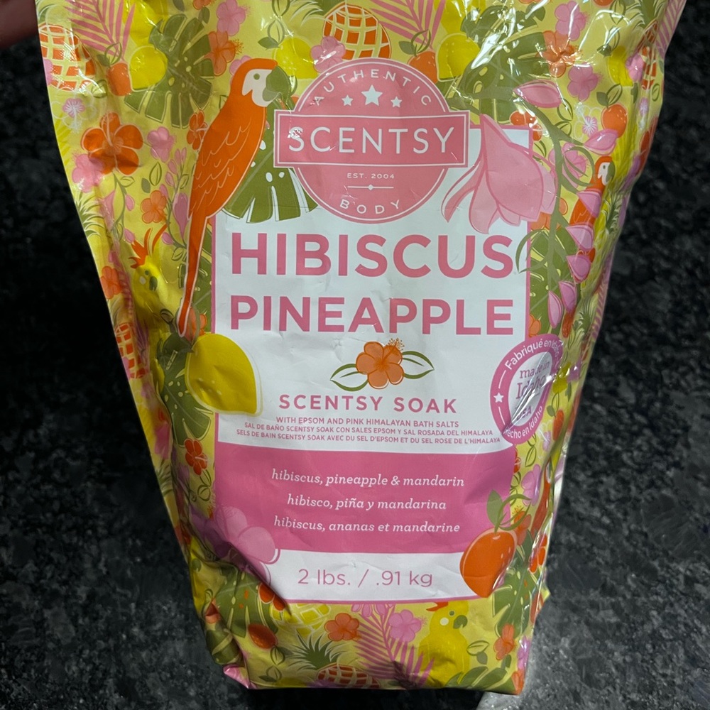 SOLD Scentsy Hibiscus Pineapple Scentsy Soak 2lbs